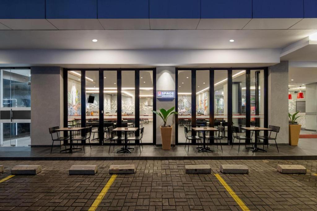 Amaris Hotel Pakuan Bogor Esterno foto