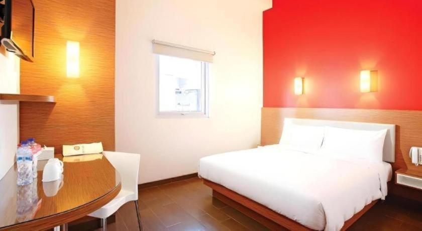 Amaris Hotel Pakuan Bogor Esterno foto