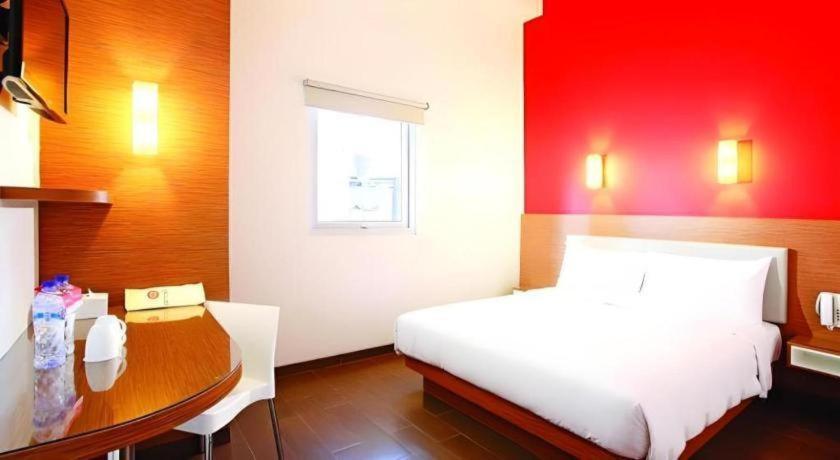 Amaris Hotel Pakuan Bogor Esterno foto